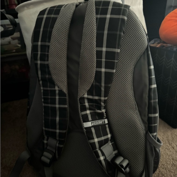 Backpack - Picture 2 of 4